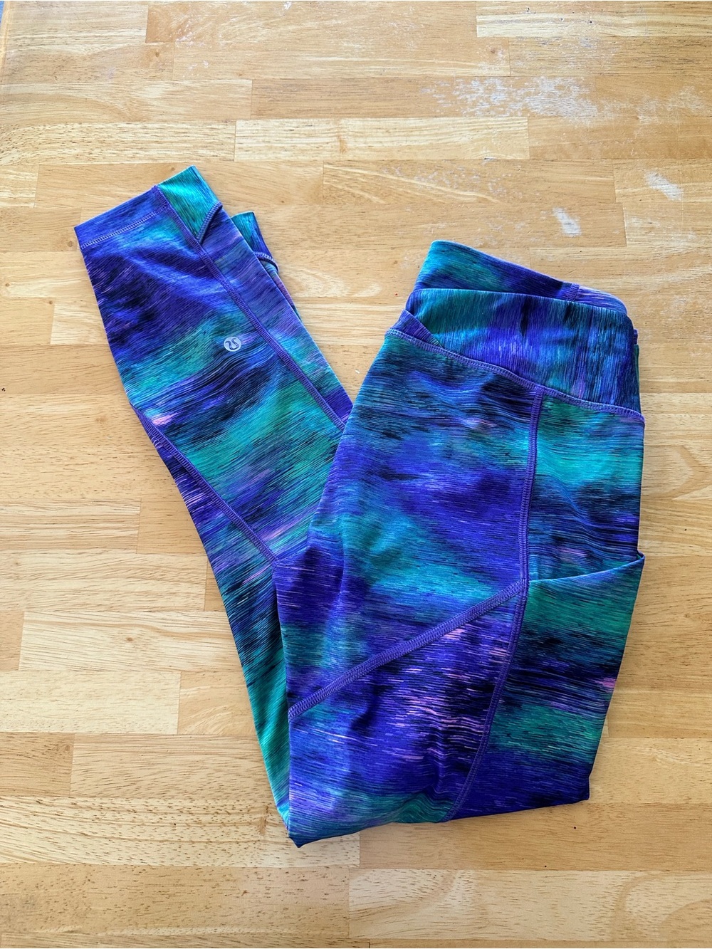 Lululemon leggings size 6